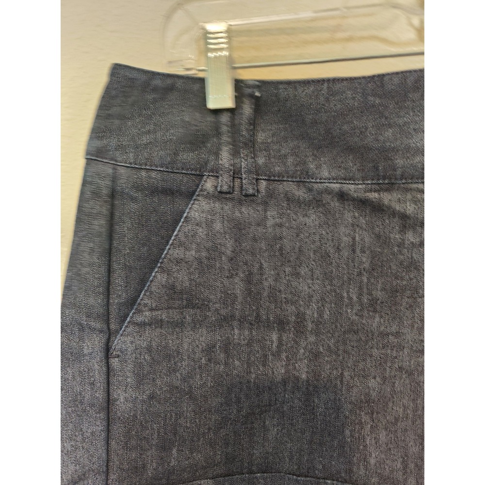 Express Womens Dark Rinse Denim Trouser Shorts Cuffed Pockets Mid-Rise Sz 6x4.5" - Picture 6 of 9